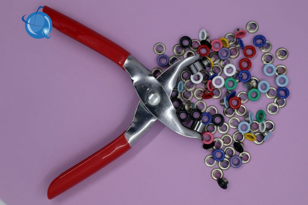 Работа с ПВХ-тканями: обзор необходимого инструмента